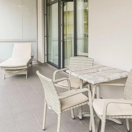 Beautiful In F-8344 W/ Wifi And 1 Bedrooms